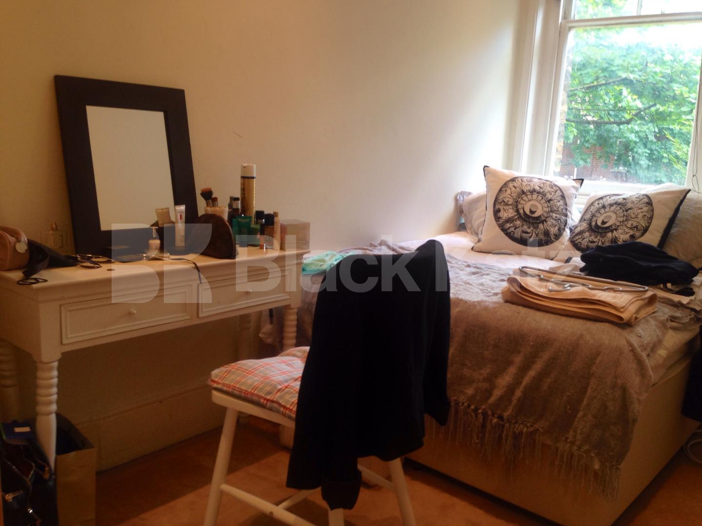 			LET , 2 Bedroom, 1 bath, 1 reception Apartment			 Gauden Road, Clapham North 